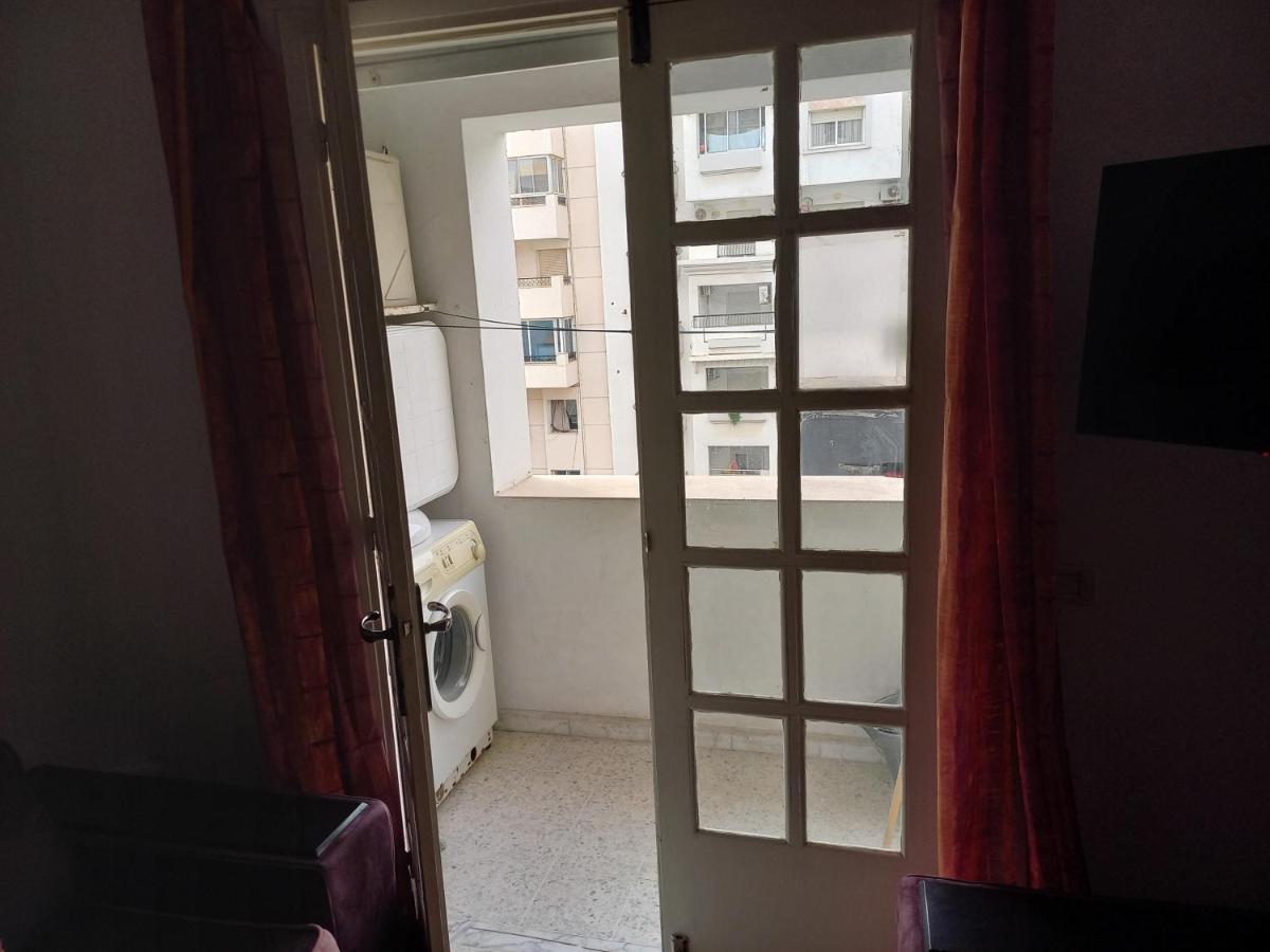 Joli studio, 17 Avenue Hedi Nouira Ennasr 2, Ariana, Tunis - Housity