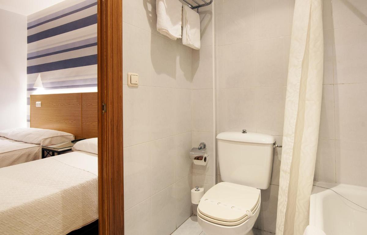 Hostal Bezana - Housity