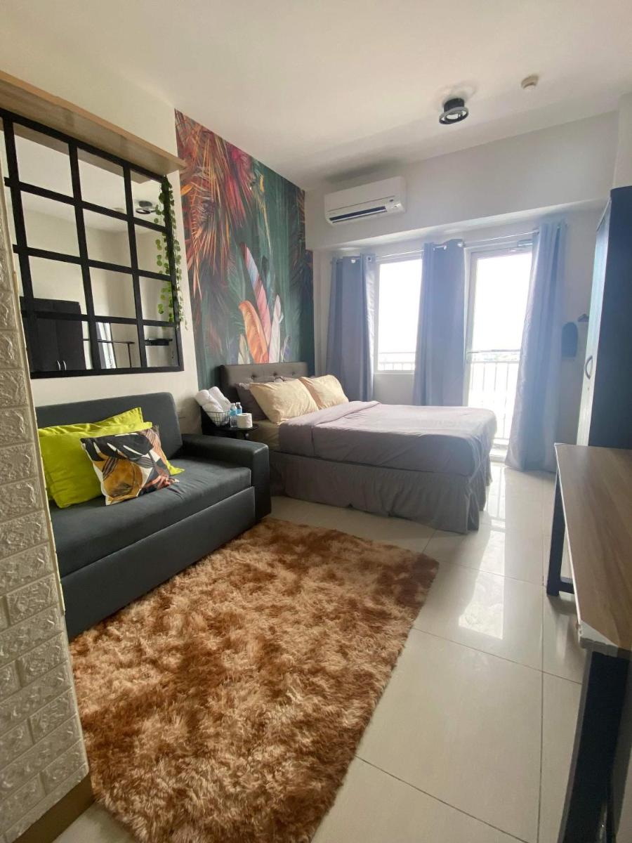 Suitetrails - Comfy Studio unit with Wi-fi, Las Piňas City, parking rent optional