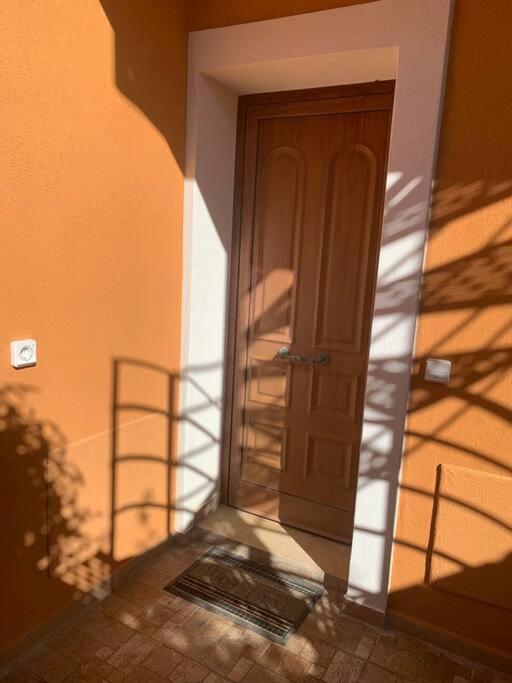 Sunny Villa - Housity