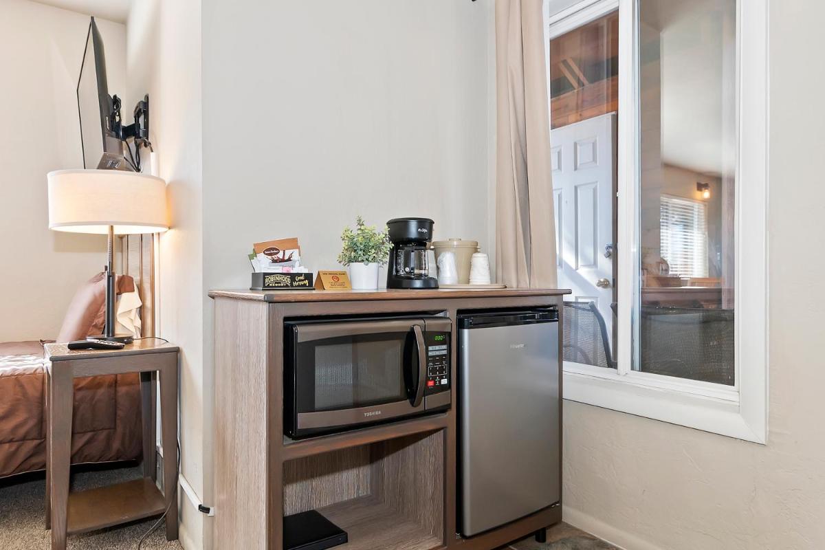 Robinhood Resort - Housity