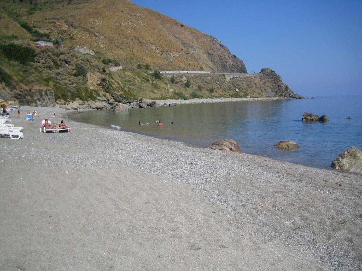 on the beach - Housity