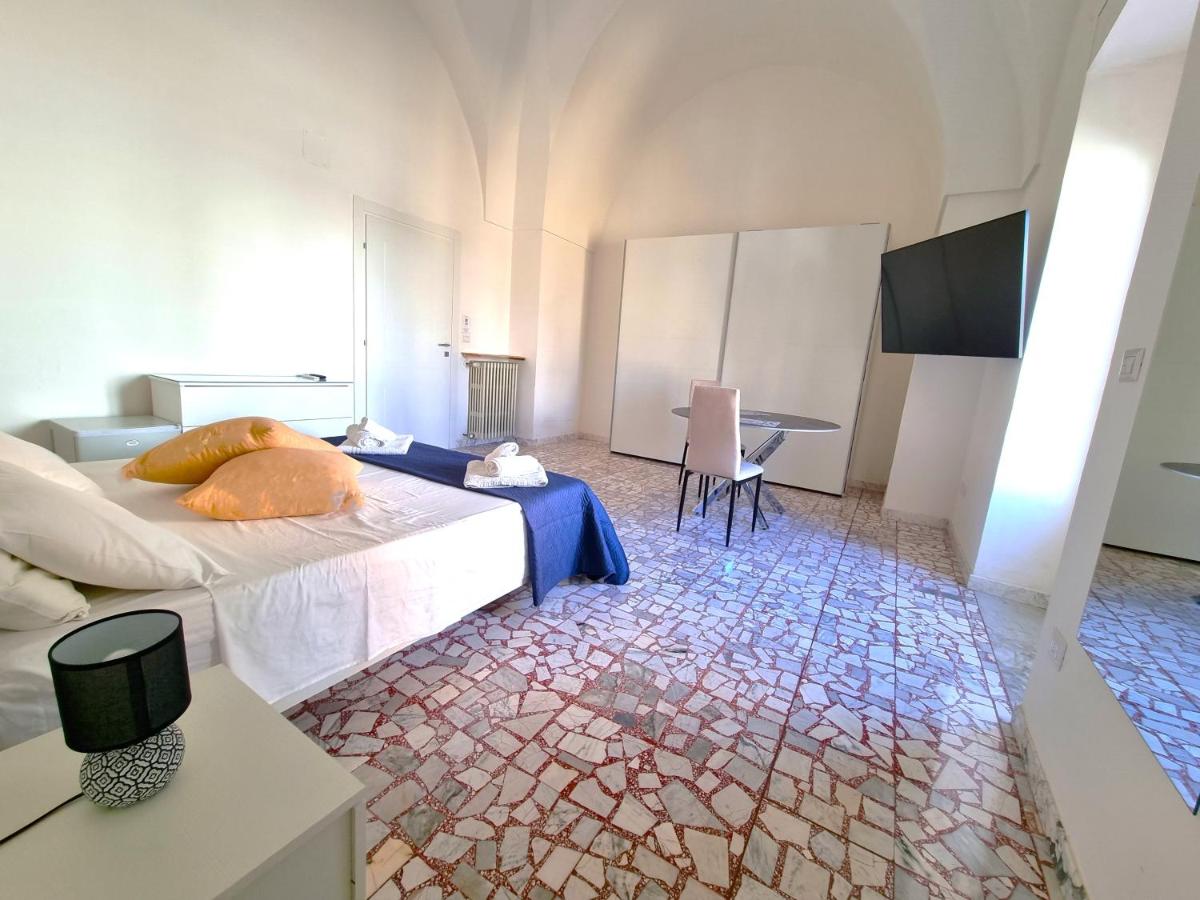 TEMPLARI SUITE - B&B Mesagne - Housity