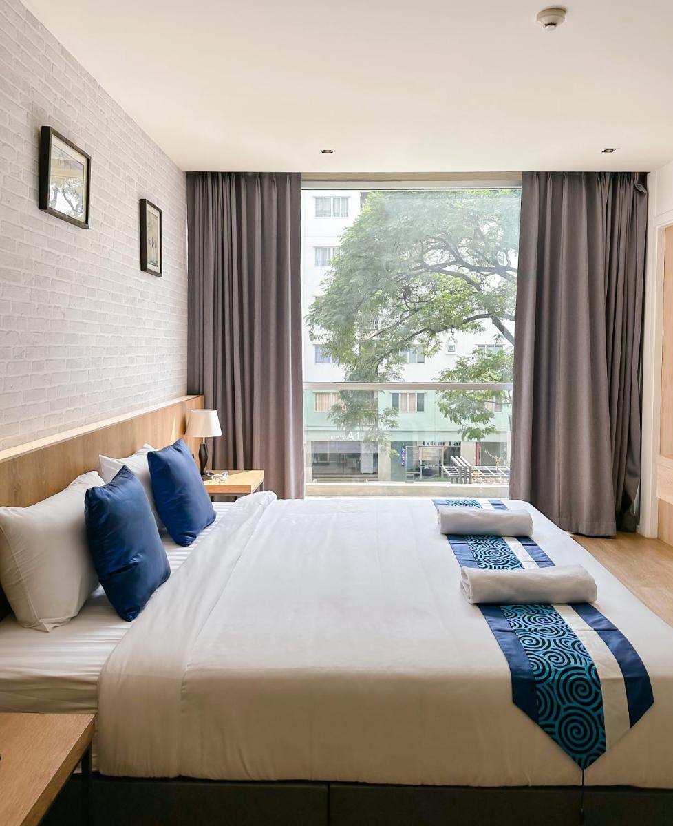 B Stay Hotel - Housity