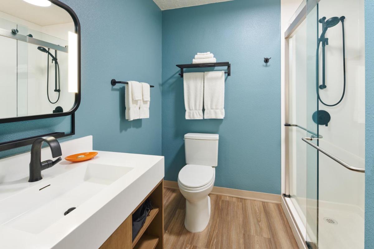 Kauai Shores Hotel - Housity