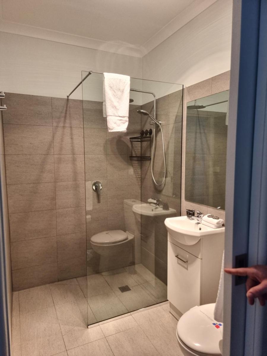 Myrtleford Hotel - Housity