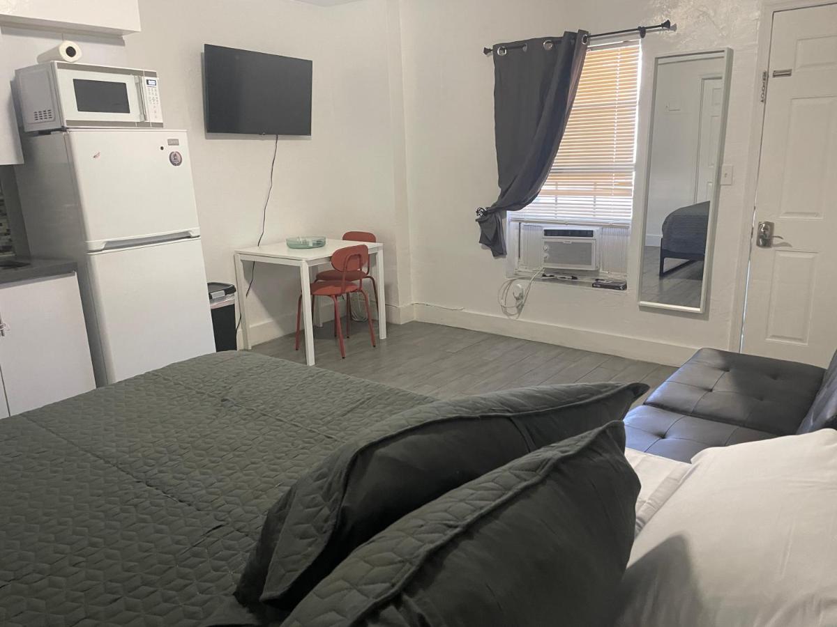 trendy Studios in Hollywood - Hizvo