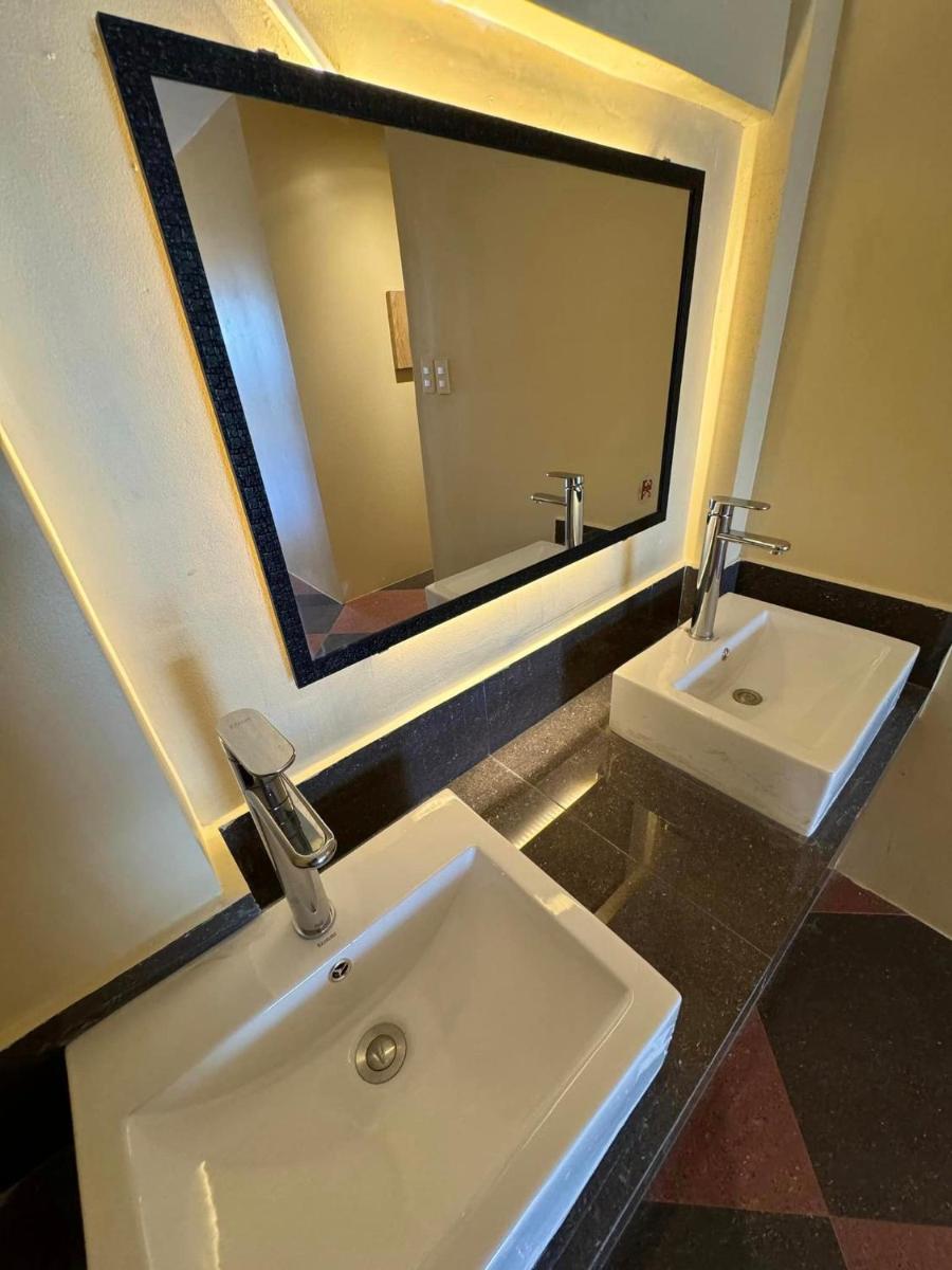 Cerca Hotel - Housity