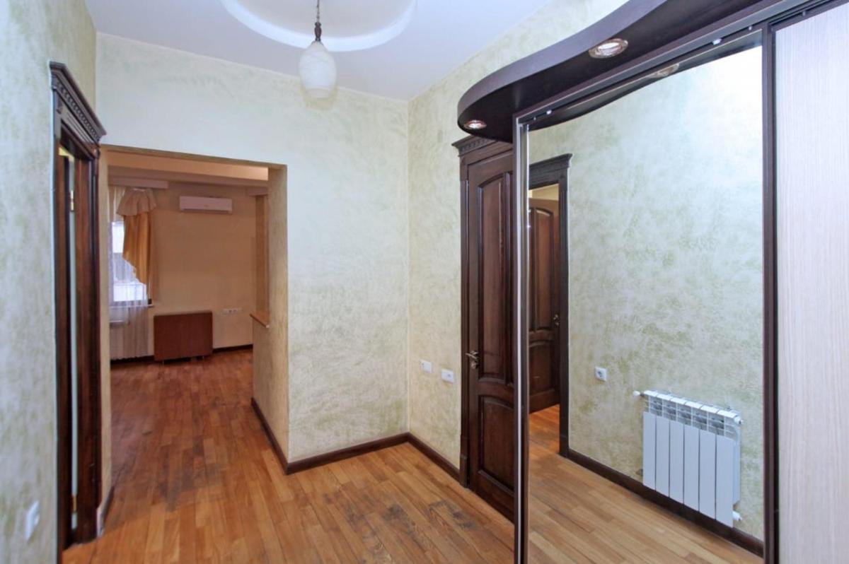 Spacious Apartment in Yerevan on Komitas - Housity