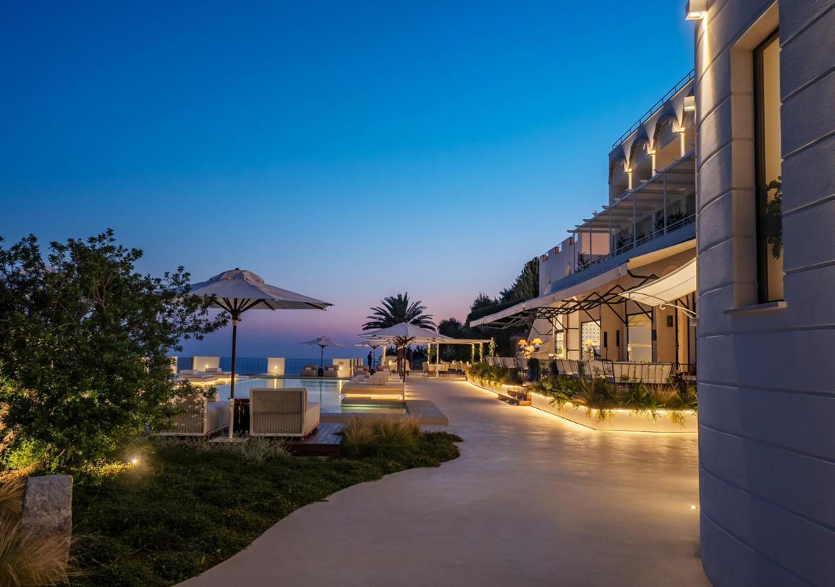 Furore Grand Hotel - Housity