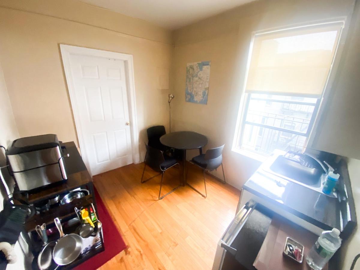 2 Bedrooms Entire Beautiful Apt in Williamsburg! - Housity