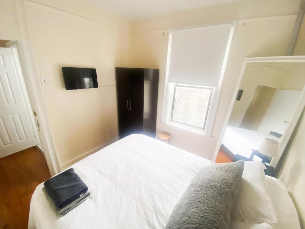 2 Bedrooms Entire Beautiful Apt in Williamsburg! - Housity