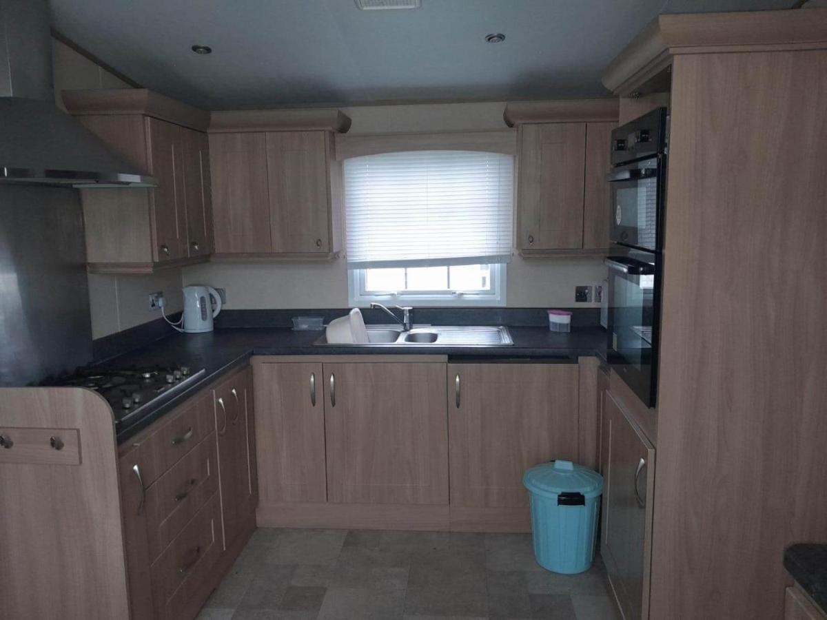 8 Berth caravan Palm Grove 86 golden palm Chapel St Leonards - Housity