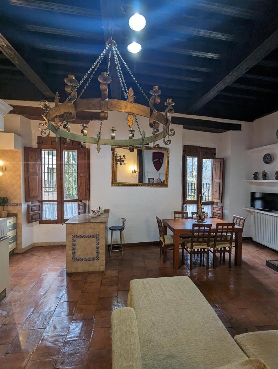 AT Casa de Alfonso VIII - Housity