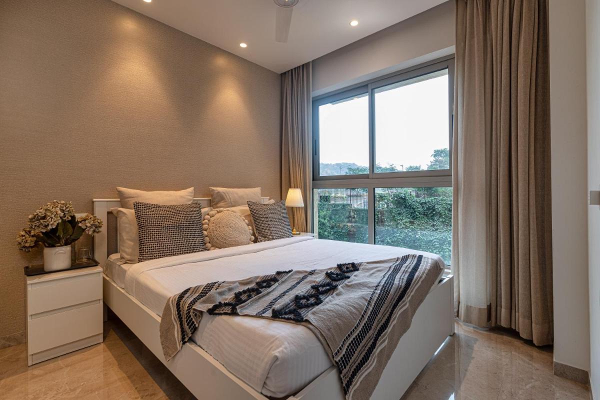 Entire One Bedroom Apartment - Hiranandani Gardens, Mumbai Powai - Housity