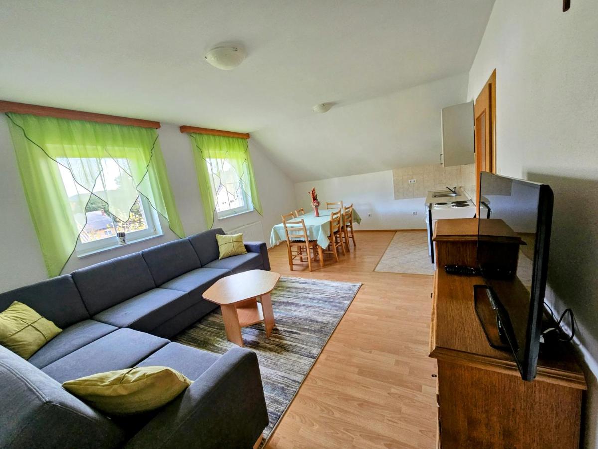 Apartman M. Rados - Housity