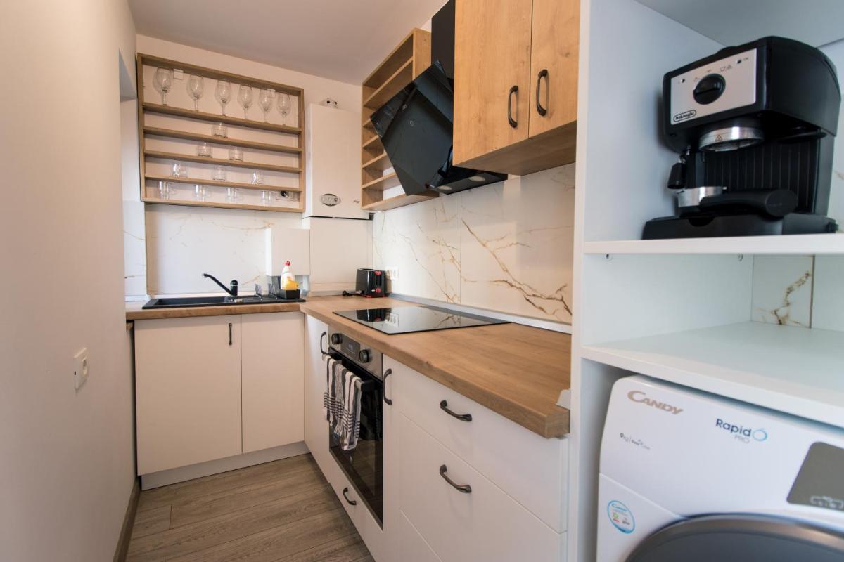 Artsy Fartsy Studio - Housity