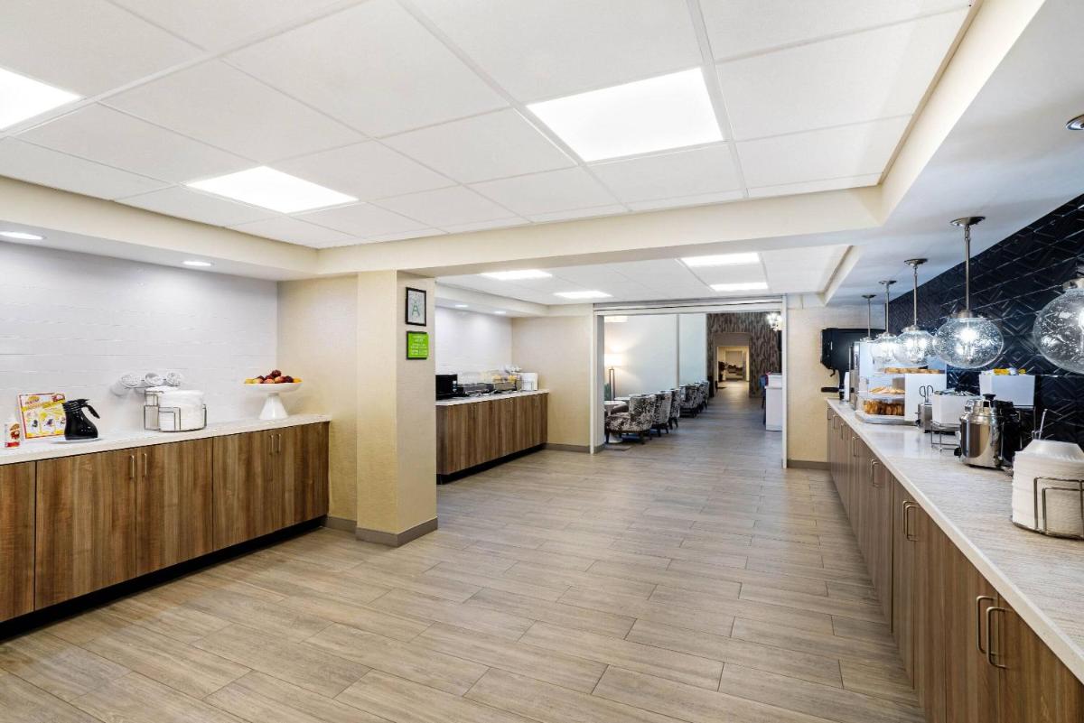 La Quinta by Wyndham Columbus MS - Housity