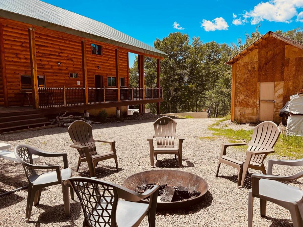 Aspen Ridge Retreat - Sleeps 20 - Housity