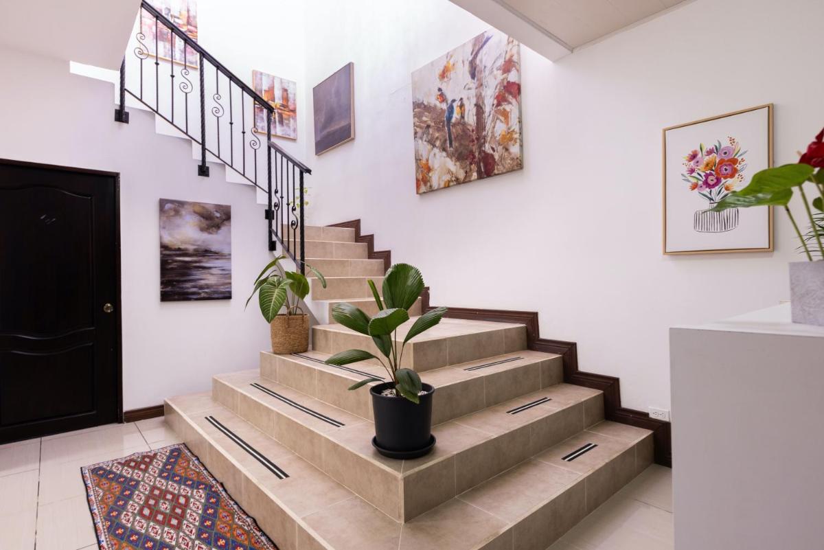 Suitetrails - Viva Guest House