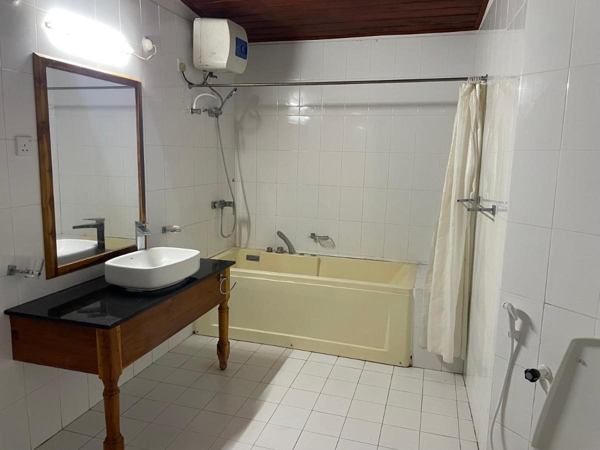 Suitetrails - Hotel Neithal Batticaloa