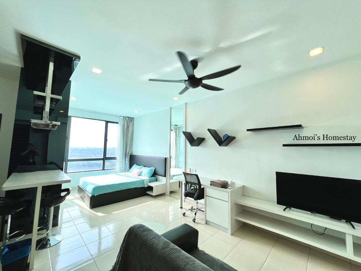 WHITE TILES 2人名宿, LANDMARK2, Sg Long, Kajang, FREE WIFI, QUIET SPACE, NICE VIEW - Housity