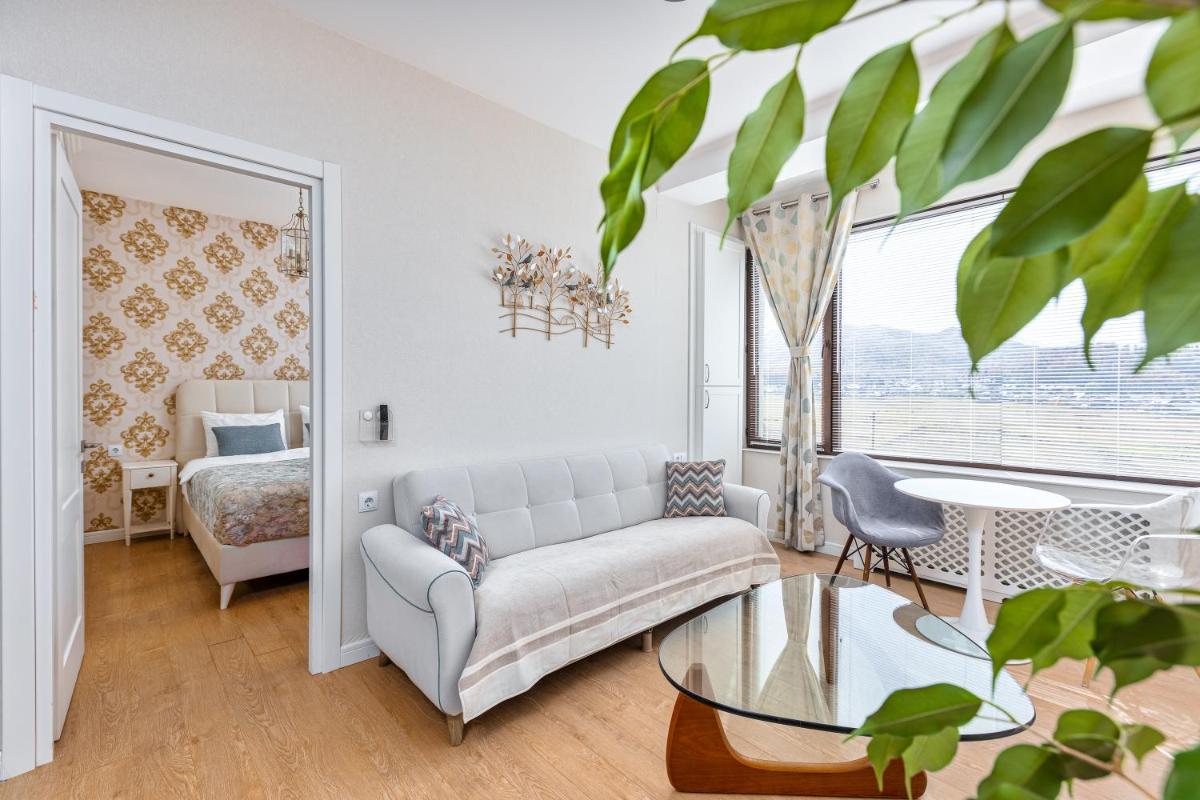 Suitetrails - HCG Panorama Villa Deluxe Apartment