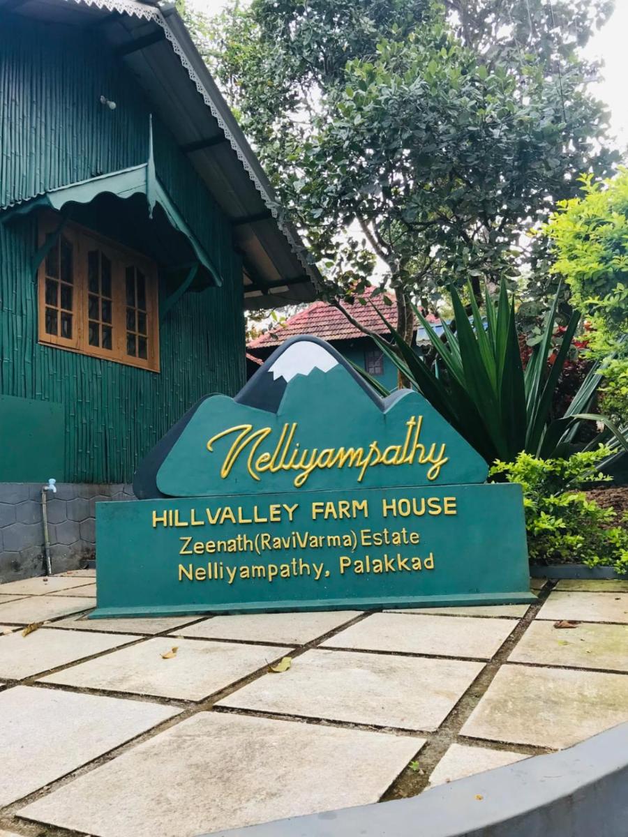 Hill Valley Farm House - Housity