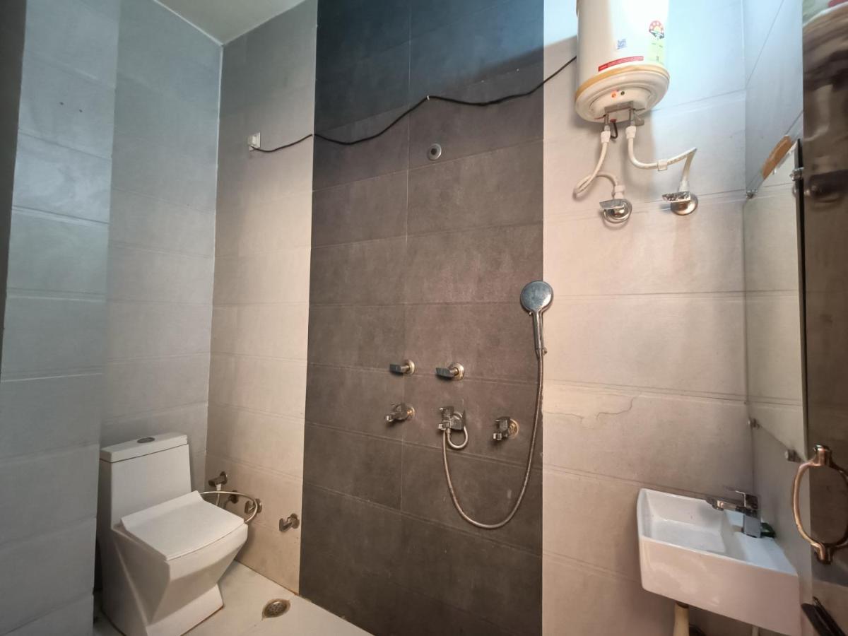 NK Residency & Guest House - Housity