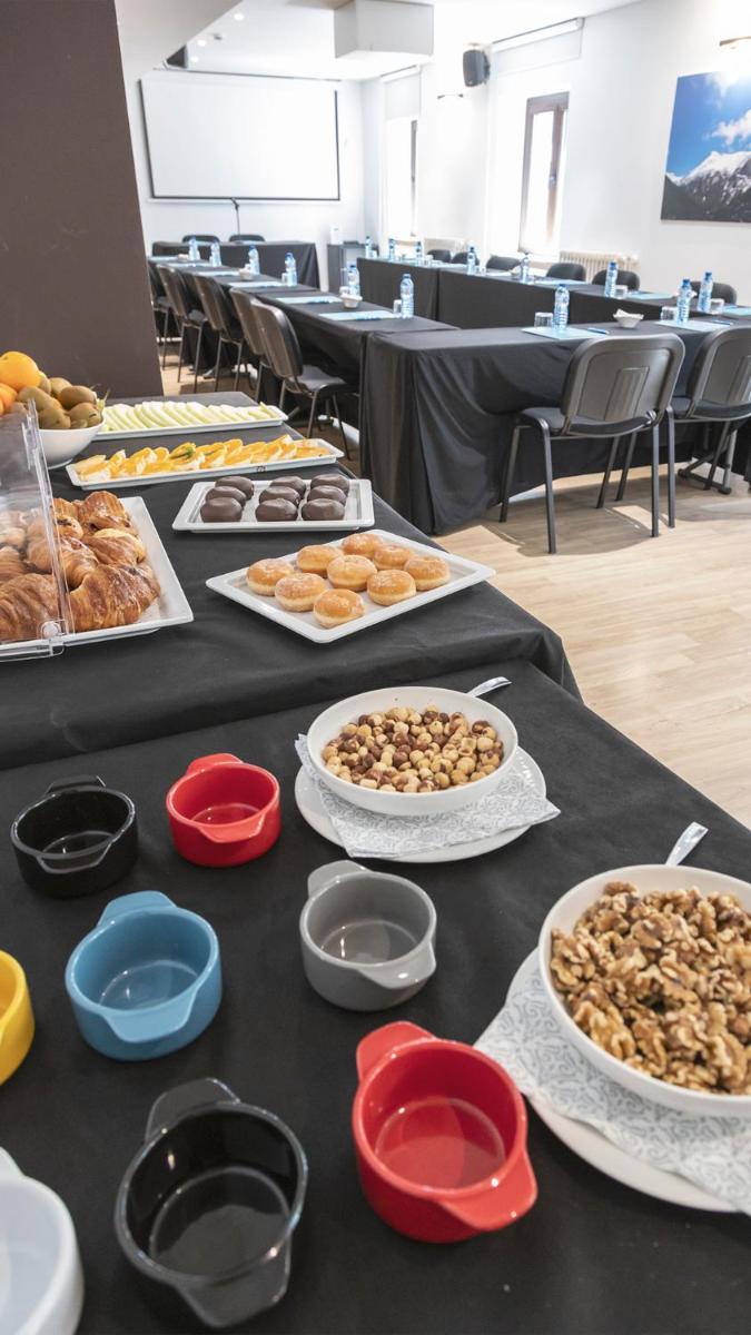 Comida en o cerca de este hotel