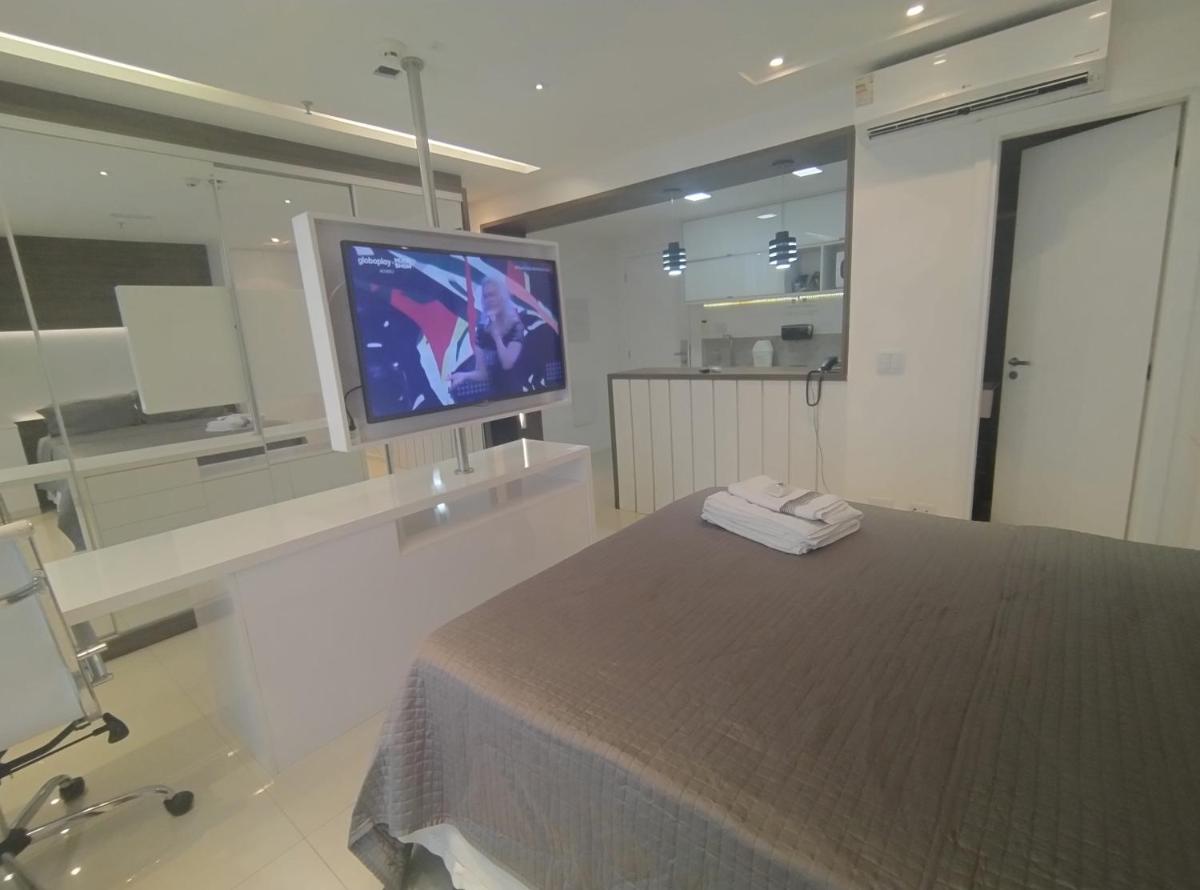 Jade BLUE Tree Brasília Flat Particular wi-fi e garagem grátis sem café - Housity
