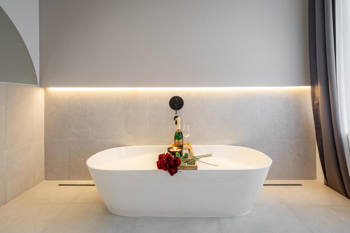 You Boutique Suites, Best Location by BQA - Housity