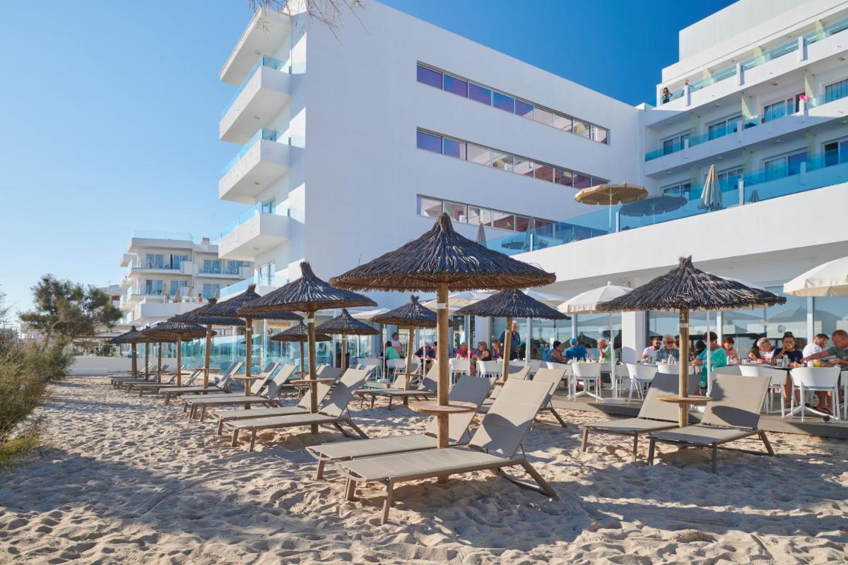 Playa de o cerca de este hotel