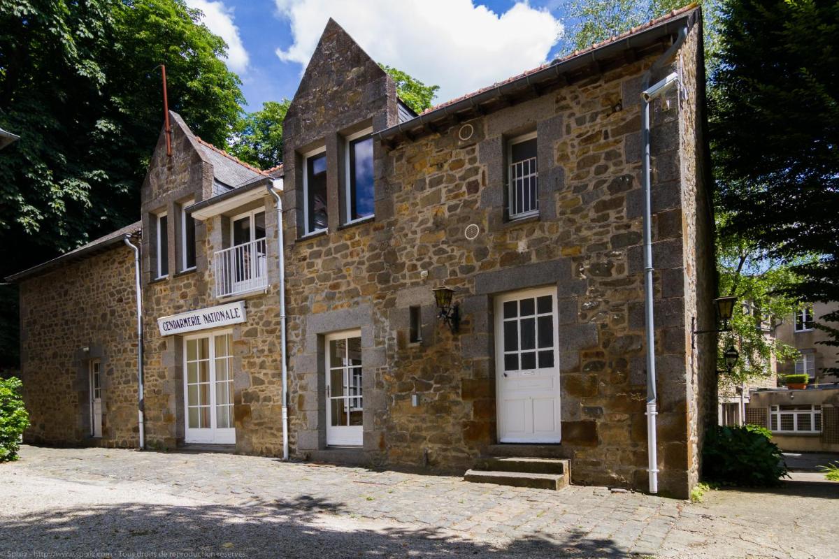 Logis Hotel Du Chateau - Housity