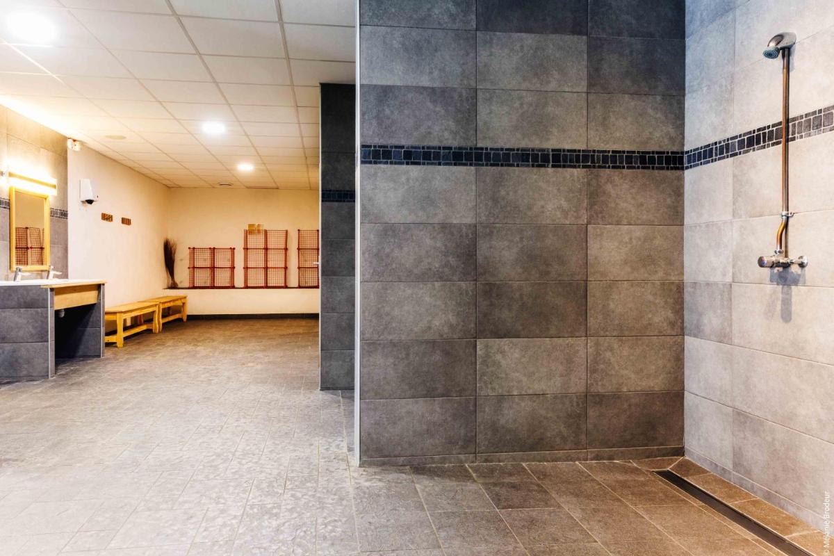 Salle de bains dans l'établissement Hotel Spa L'Equipe