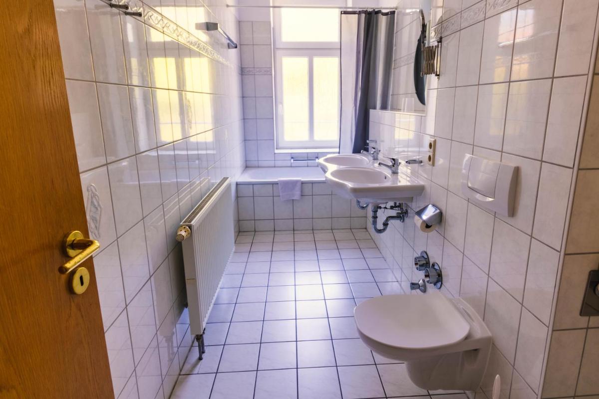 Hotel & Apartments Altstadtperle - Housity