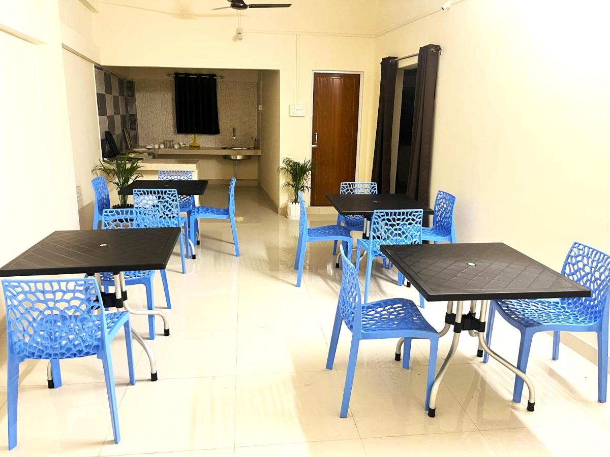 Queen's Residency - Housity