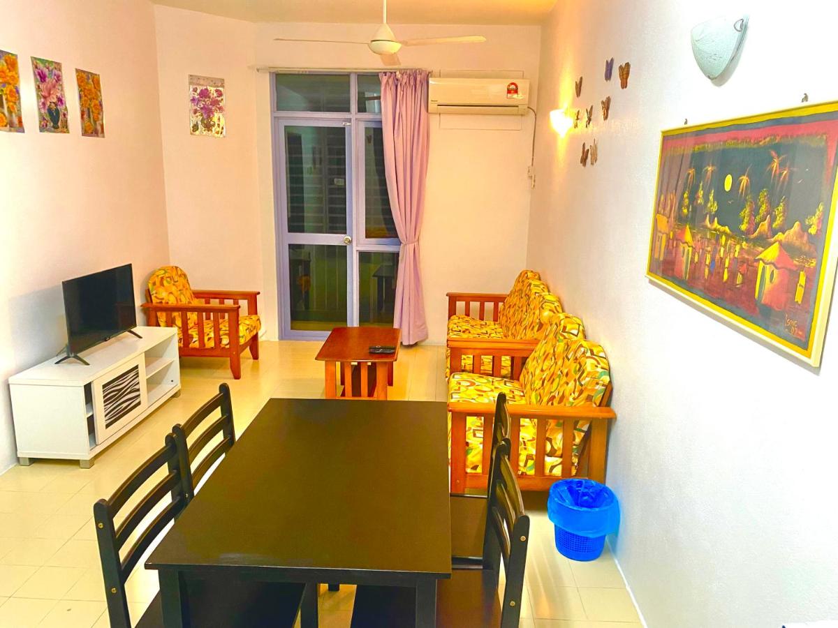 BATU FERRINGHI BAYU EMAS APARTMENT - Housity