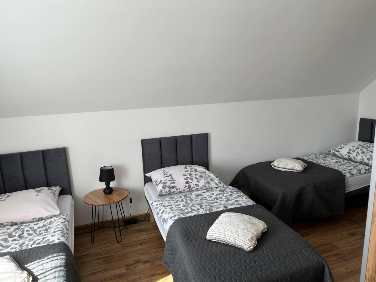 U Eli I Tomka - Housity
