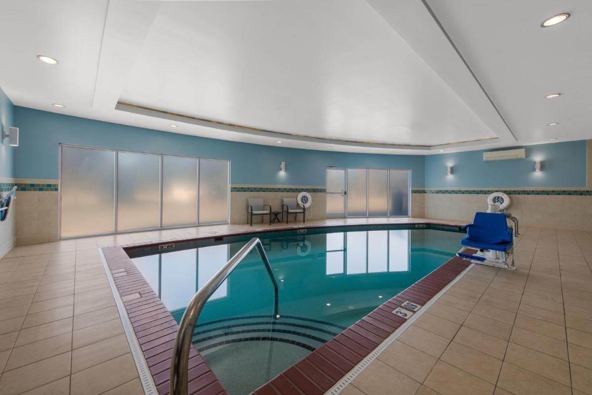 Holiday Inn Express Hotels- Hampton by IHG - Housity