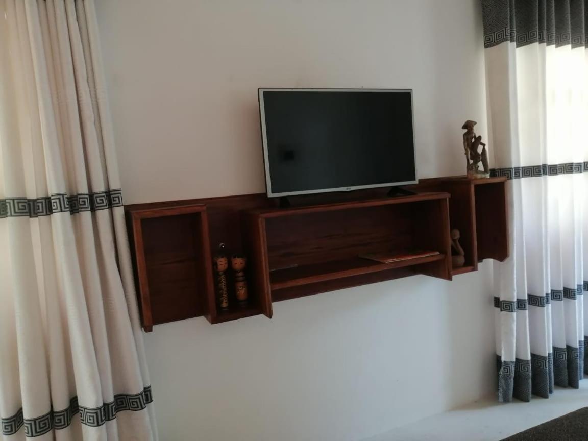 Jennifer's Villa - Housity