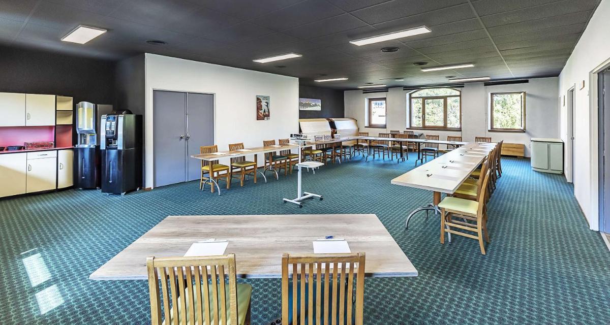 Espace de conférence ou salle de réunion dans l'établissement Sure Hotel by Best Western Annecy