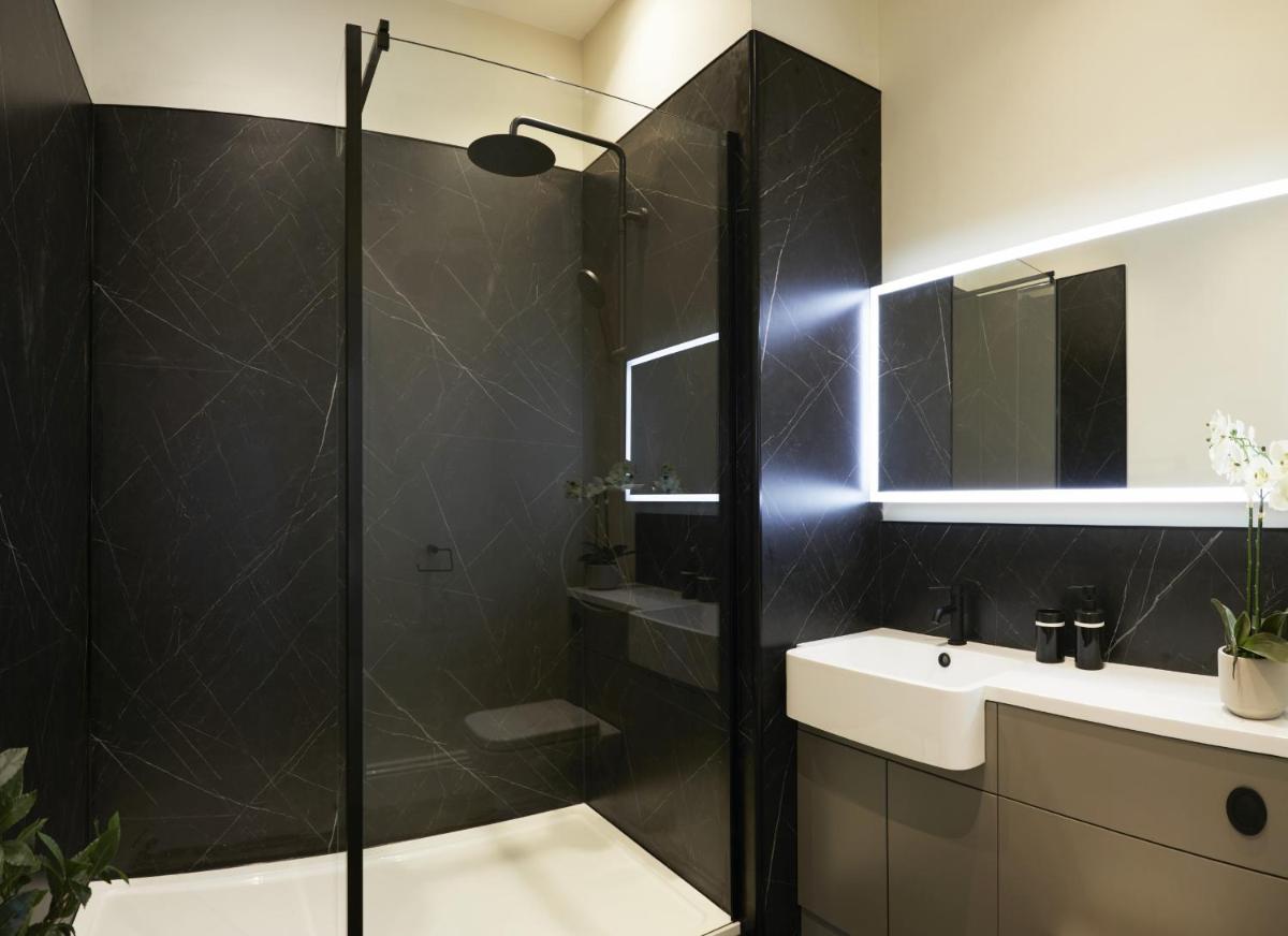 Suitetrails - The Salisbury - Luxury Apartments by Stay In Scarborough