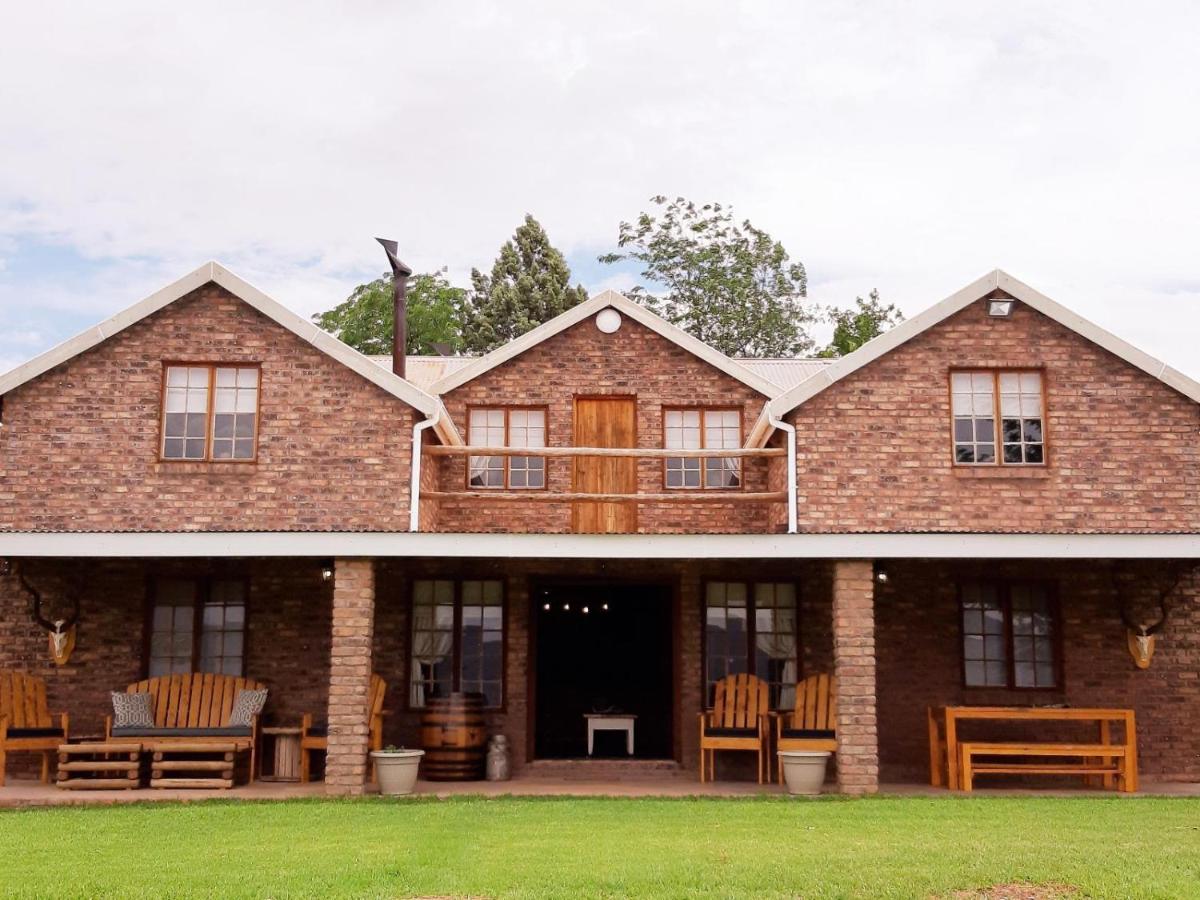 Suitetrails - Rietfontein Lodge & Safaris