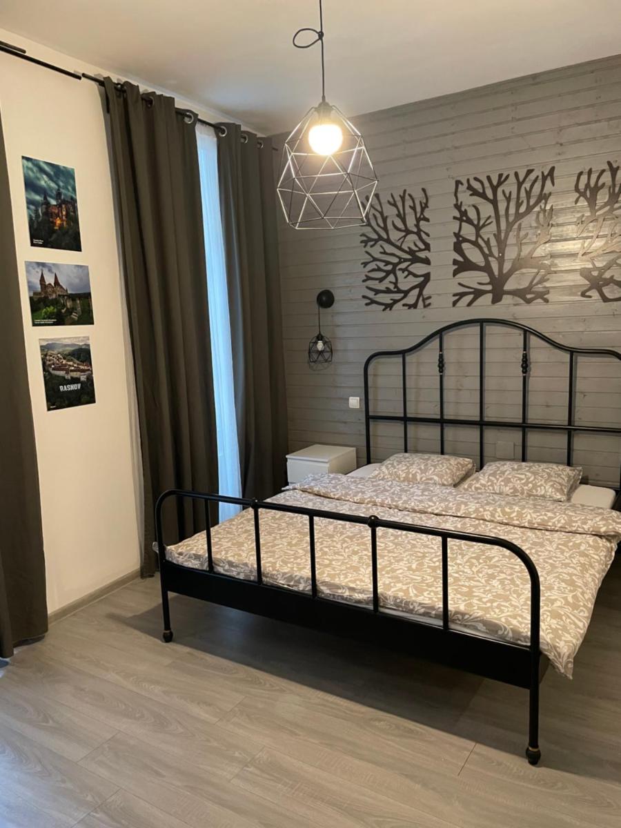 Old Town Impressionist Apartment - Housity