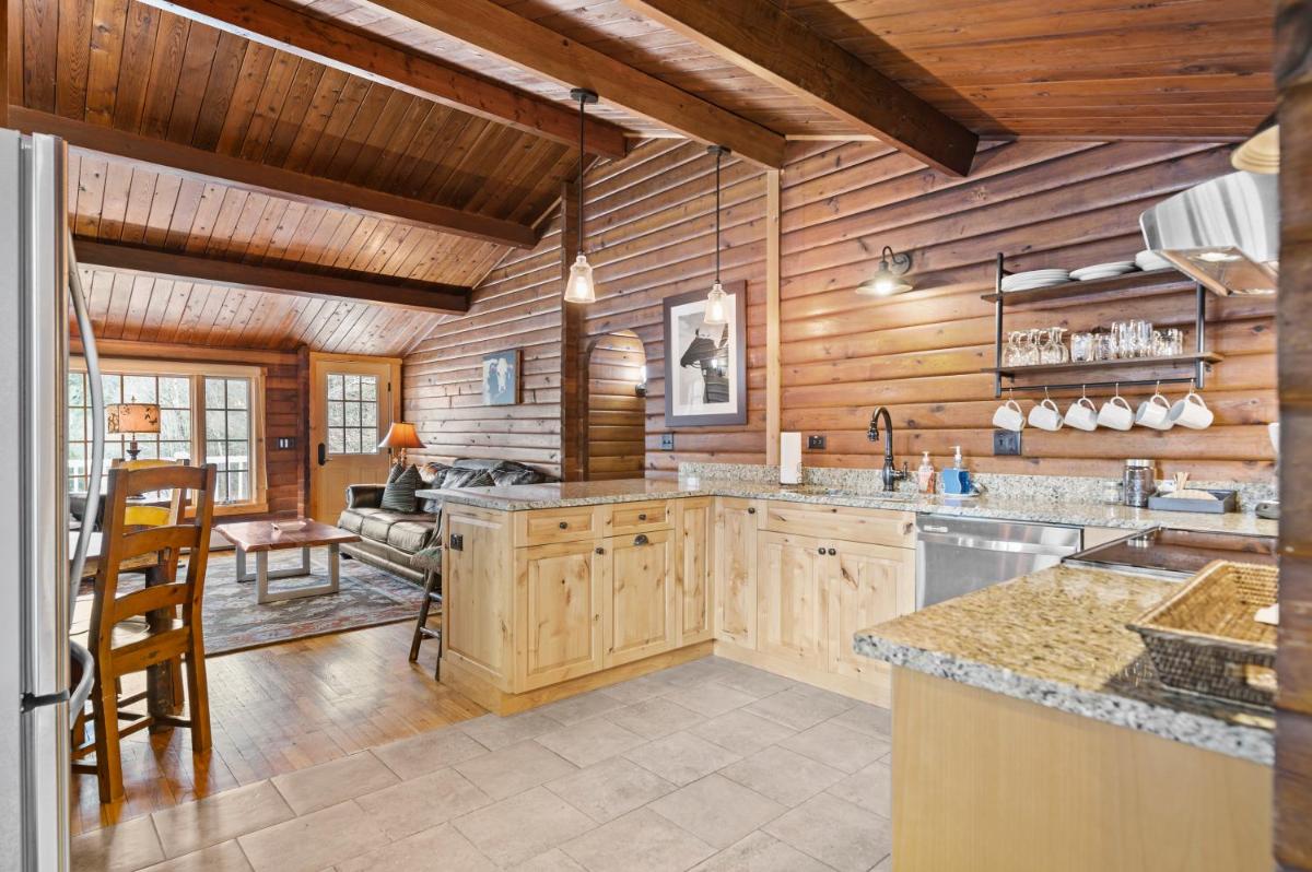Brook Bound Inn - Housity