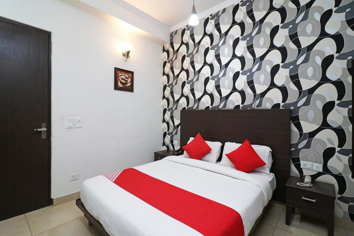 OYO Hotel Silver Star - Housity