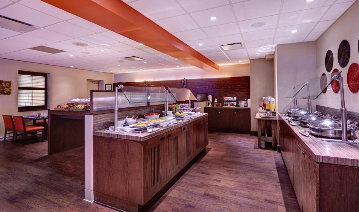 Hilton Saint John - Housity