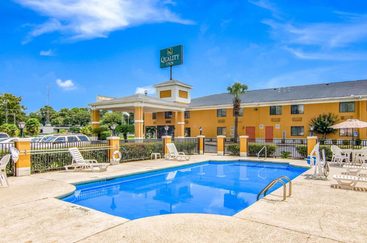 Quality Inn near University of Mobile - Housity