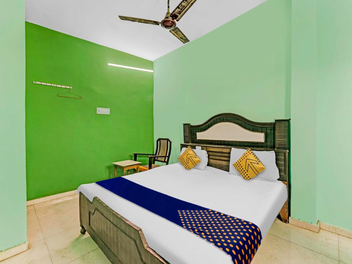 SPOT ON 81122 Saket Honest Hotel - Housity